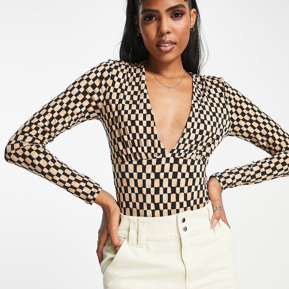 [Abercrombie & Fitch] deep v neck bodysuit in check print